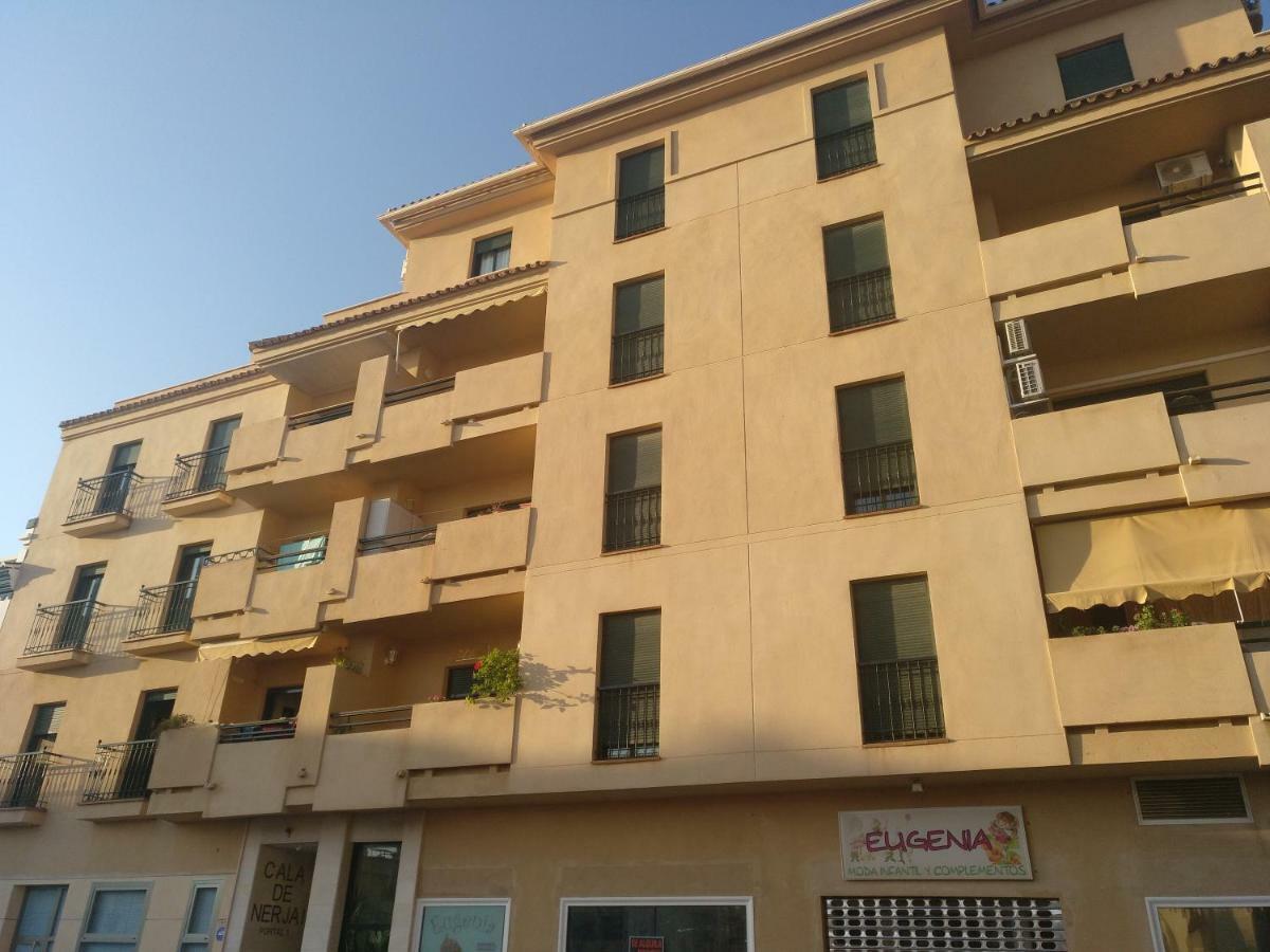 Apartamento Cala De Nerja-Lovely Kültér fotó