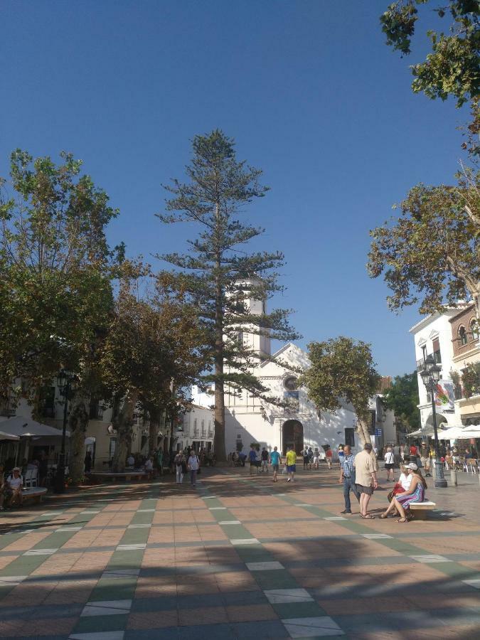 Apartamento Cala De Nerja-Lovely Kültér fotó
